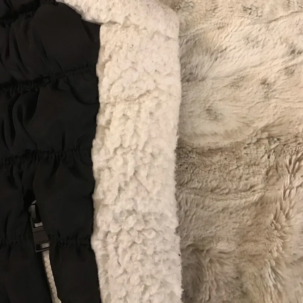 : : Calvin Klein Performance Sherpa Wool Style Trimmed Vest Jacket : :